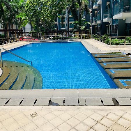One Palm Tree Villas Condominium - Studio Room With Balcony - Across Terminal 3 마닐라 외부 사진